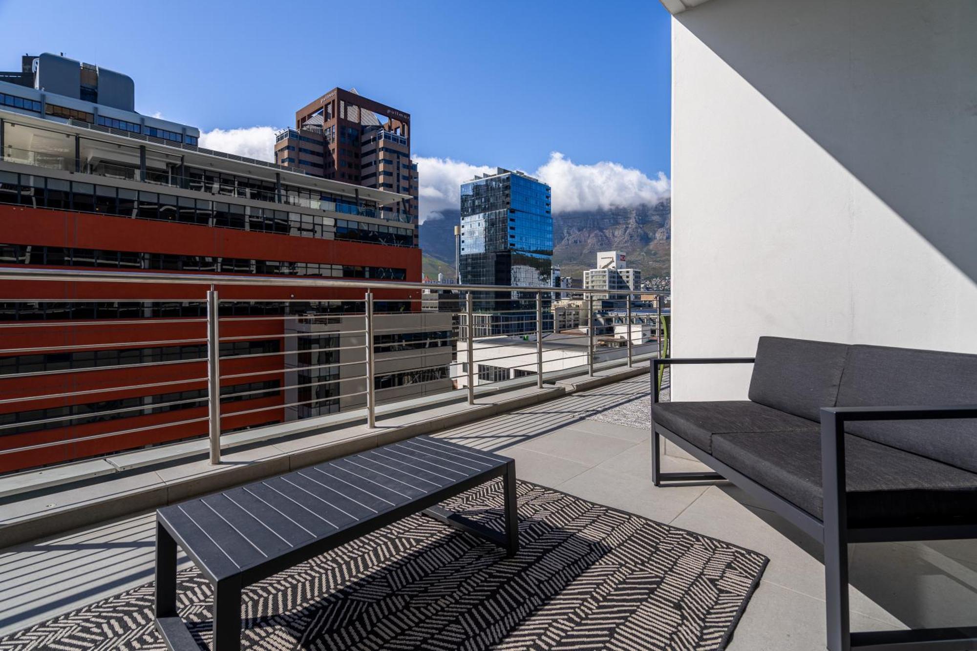 16 On Bree Luxury Apartments Kaapstad Buitenkant foto