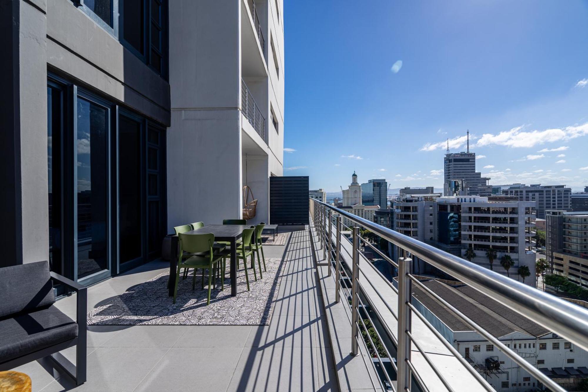 16 On Bree Luxury Apartments Kaapstad Buitenkant foto