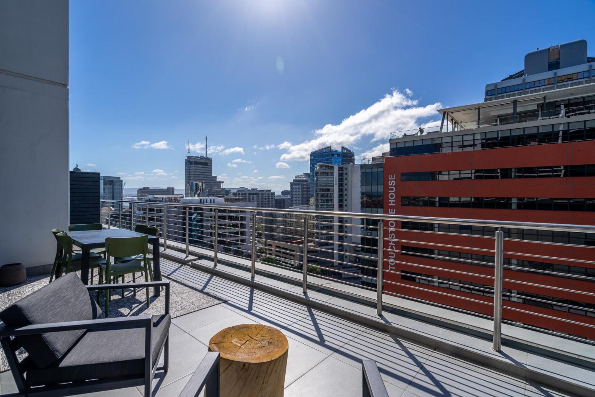 16 On Bree Luxury Apartments Kaapstad Buitenkant foto