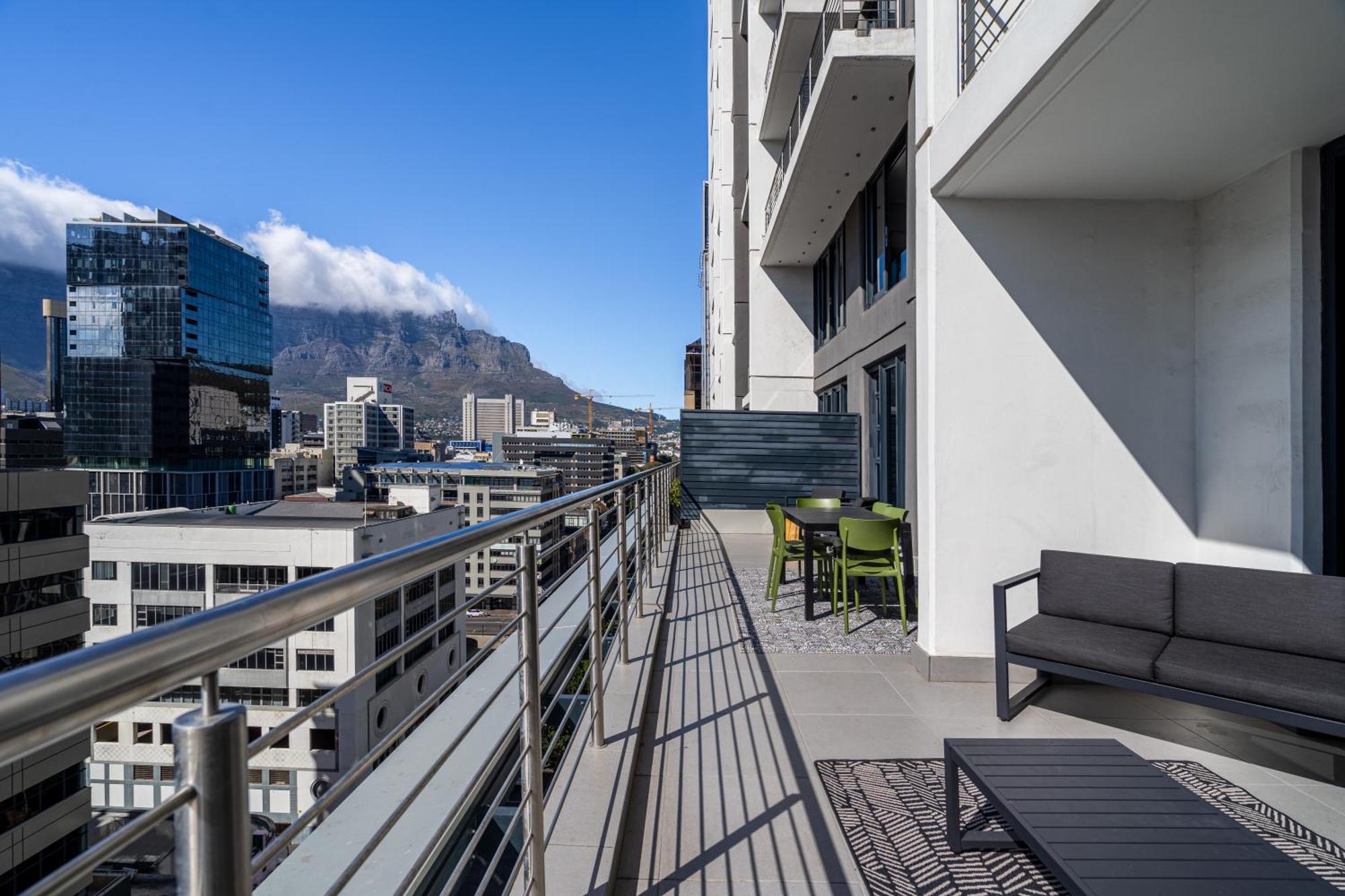 16 On Bree Luxury Apartments Kaapstad Buitenkant foto